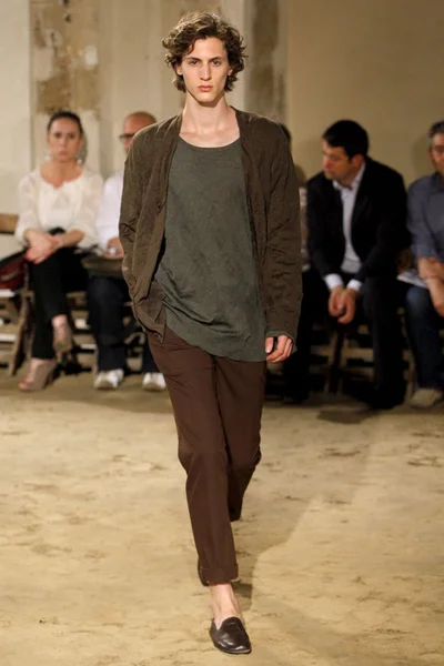 Look 37